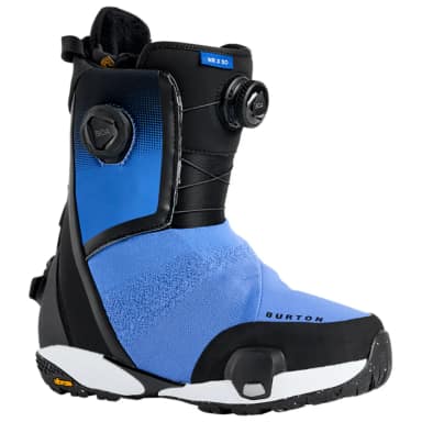 burton waverange x woman step on snowboard boots