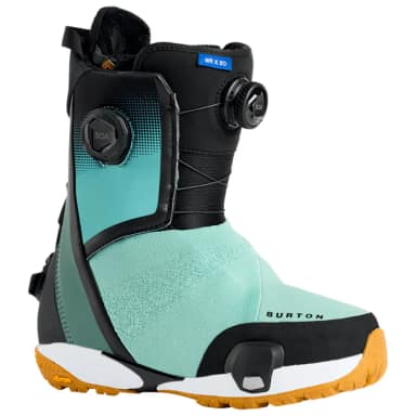 burton waverange x woman step on snowboard boots