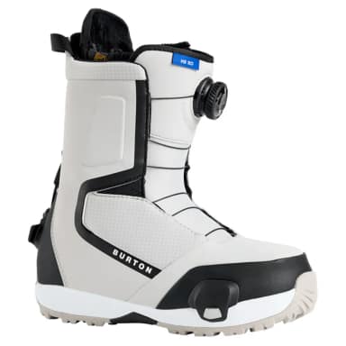 burton highshot woman step on snowboard boots